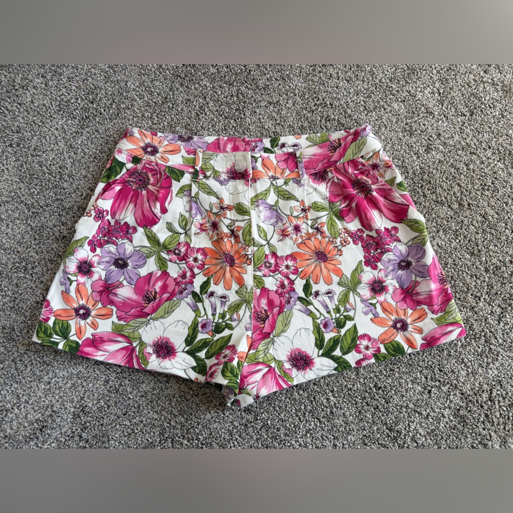 Francesca's Collections White Floral Print High-Rise Shorts